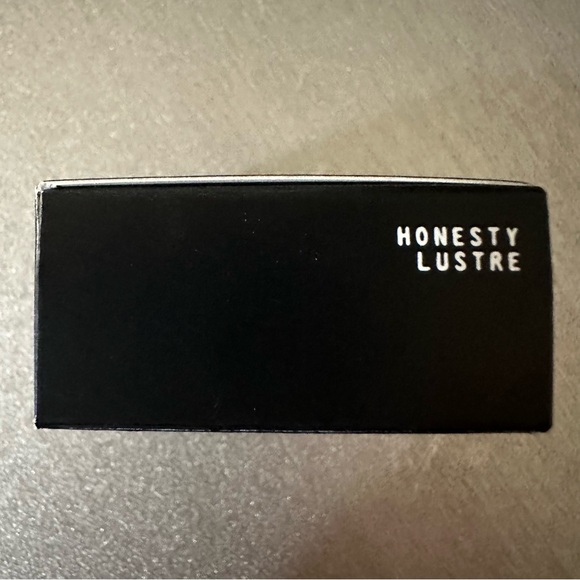 NWOT MAC HONESTY Lustre Eyeshadow - Picture 2 of 3